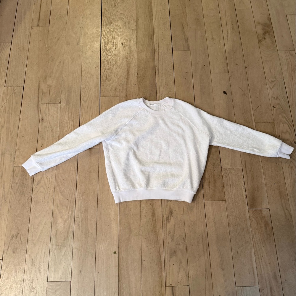 Perfect White Tee ‘Boucle Sweatshirt”